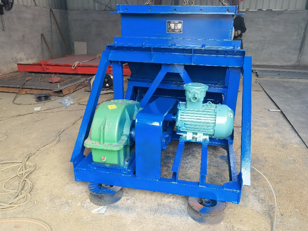 往复式给煤机图纸，给煤机外型图